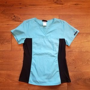 Cherokee scrub top